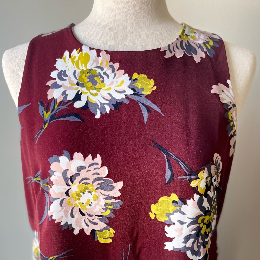 Ann Taylor Factory | Sleeveless Floral Shift Dress | Maroon | Size 6P - Picture 4 of 8